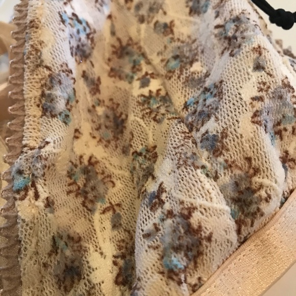 DAYDREAM NATION Floral Beverly Bra. NWT SIZE Medium or XSmall - Picture 6 of 9